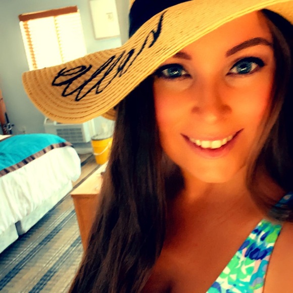 Meet your Posher, Alicia - Picture 1 of 1